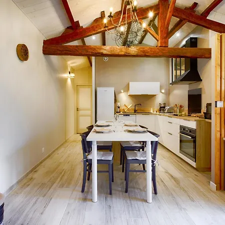 2 Bedroom Beautiful In Saint-pierre-doleron 펜션 *
