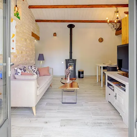 2 Bedroom Beautiful In Saint-pierre-doleron * Saint-Pierre-d'Oleron