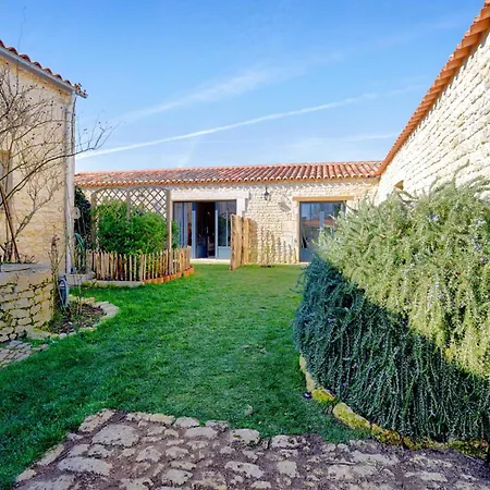 2 Bedroom Beautiful In Saint-pierre-doleron Holiday home *